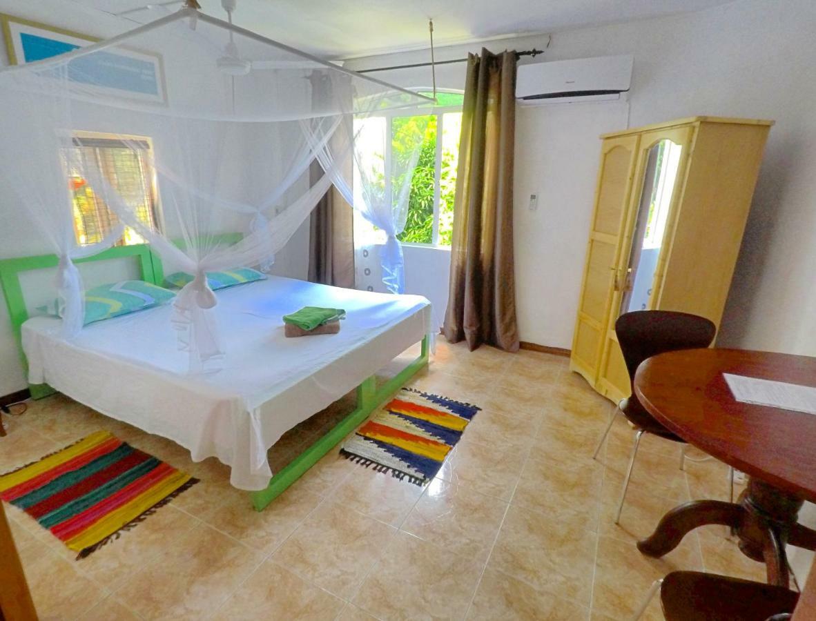 Surf House Hotel La Gaulette Bagian luar foto